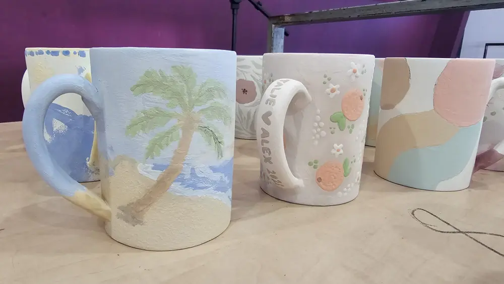 ספלי קרמיקה שצוירו בסדנה, סדנת צביעת ספלי קרמיקה, 2026